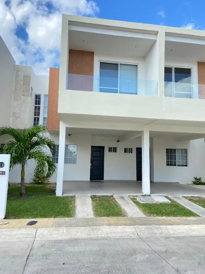 Casa Rosa Smart House Villa Playa del Carmen